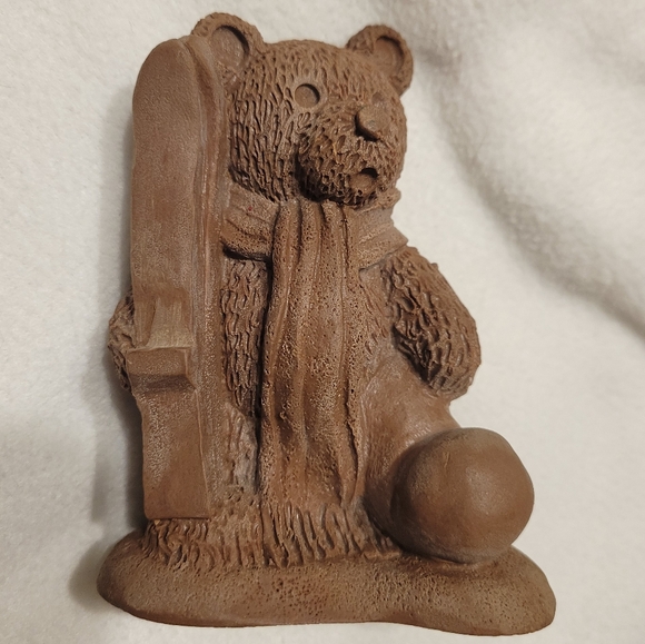 Vintage 1987 #1750 Pecan Resin Ski Bear Figurine with Base - Picture 1 of 9